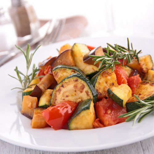 Balletjes met ratatouille, boontjes en aardappeltjes