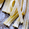 Pappardelle met venkel, tomaat en pikante salami